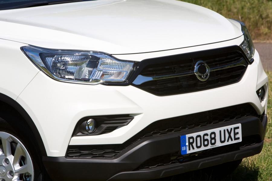 Детали экстерьера SsangYong Musso EX 2018 года  (UK) (фото 25 из 32)
